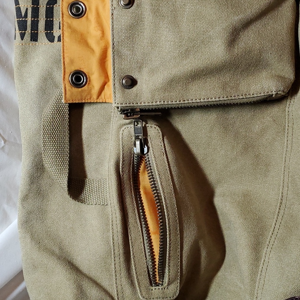 William Rast canvas bag with shoulder strap. - Picture 12 of 17